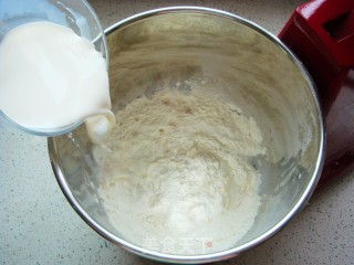 Raisin Soft European Bun recipe