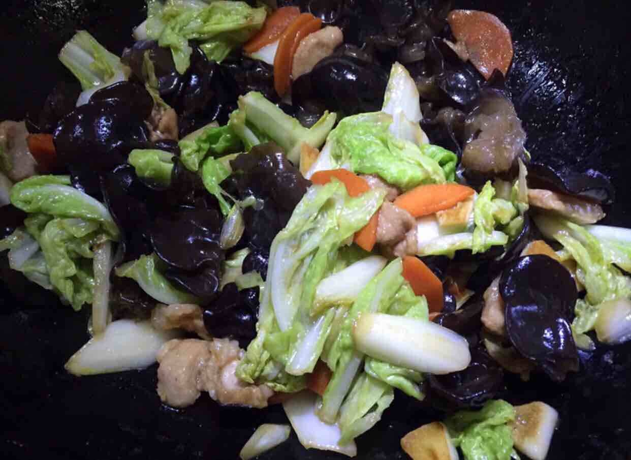 Stir-fried Cabbage with Fungus recipe