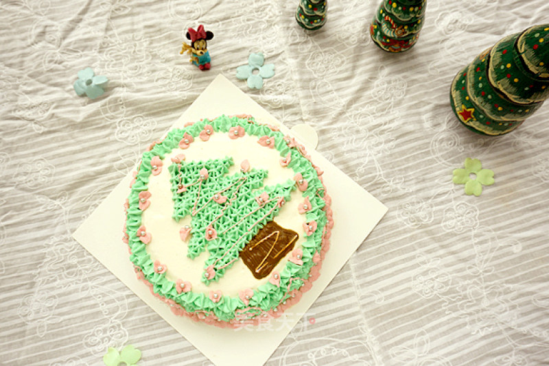 Christmas Tree Decorated Cake recipe