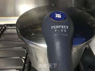 Braised Kidney Beans with Ribs recipe