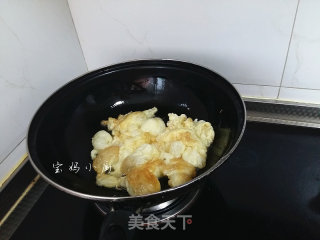 Scrambled Eggs with Chive Stalks recipe