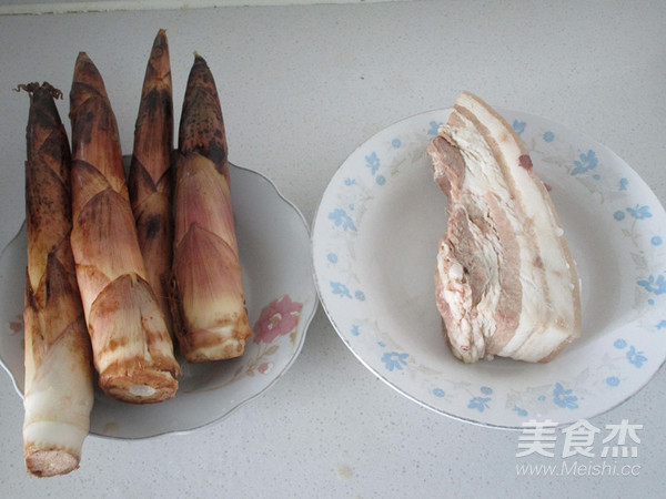 Fried Pork with Bamboo Shoots and Sauce recipe