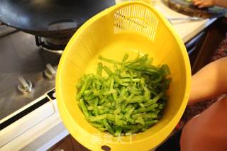 Stir-fried Hot and Sour Water Spinach Stems recipe