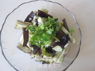 Chopped Pepper and Parsley Mixed with Eggplant recipe