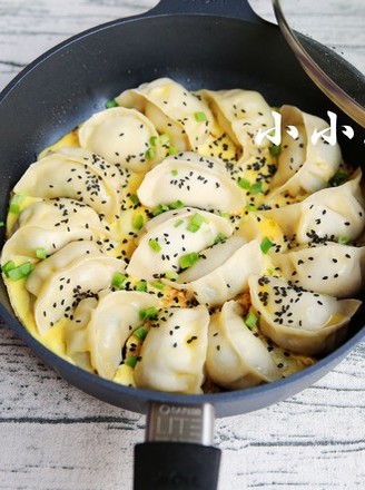 Egg Hug Fried Dumplings: Golden Dumplings with Rich Egg Flavour recipe