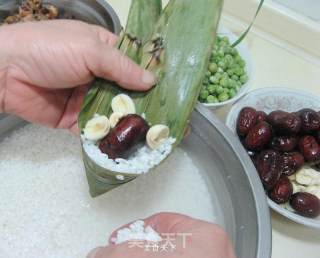 Red Dates, Lotus Seeds and Green Bean Rice Dumplings recipe