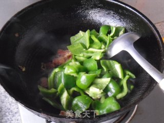 Stir-fried Green Peppers with Bacon recipe