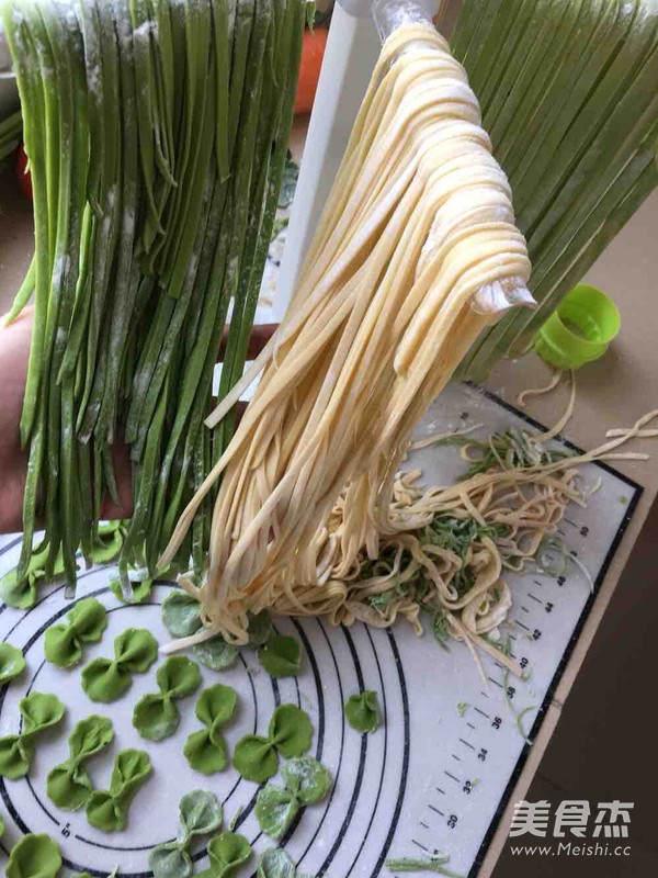 Tomato and Egg Colored Noodles recipe