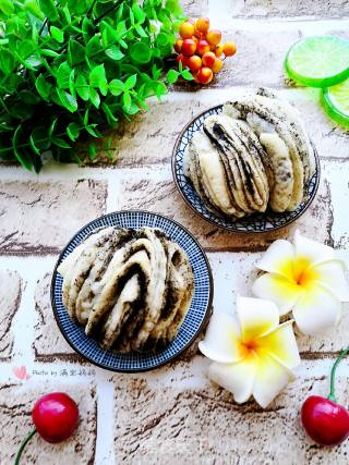 Black Sesame Flower Roll recipe