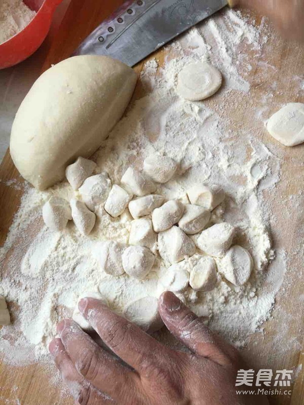 Shepherd's Purse Meat Dumplings recipe