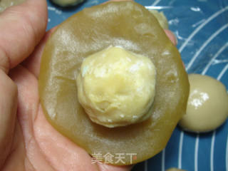 【cantonese-style White Lotus Paste and Egg Yolk Mooncakes】 recipe