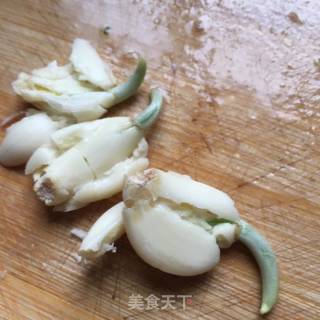 Sea Cucumber and Cabbage Mixed with Fat Residue recipe