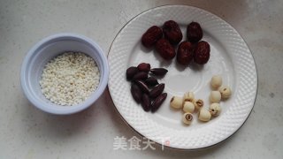 Black Peanut Lotus Seed Glutinous Rice Porridge recipe