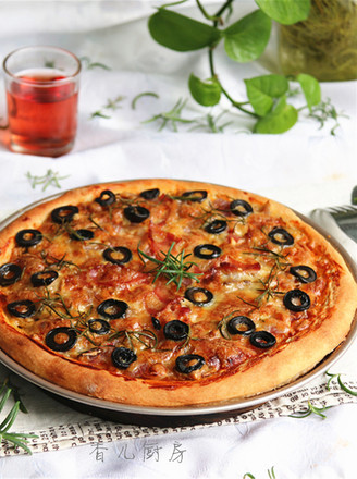 Black Olive Rosemary Bacon Pizza
