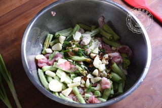 Steamed Noodles with Beans recipe