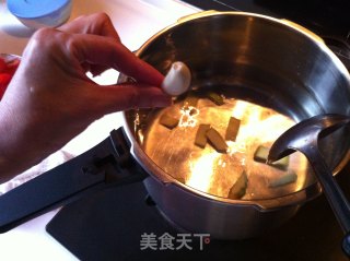 Bitter Gourd Tomato Pork Rib Soup recipe