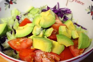 Nutritious Dinner-avocado Salad & Pan-fried Salmon recipe