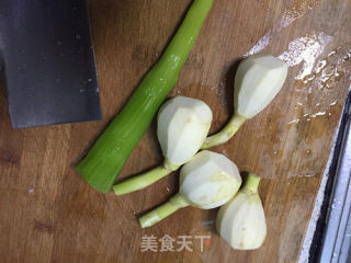 Stir-fried Pork Slices with Mushrooms and Lettuce recipe