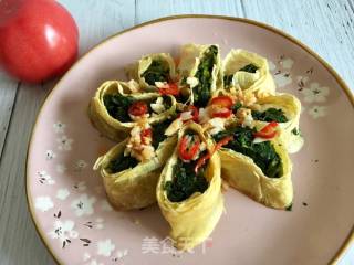 Celery Leaf Bean Curd Roll recipe