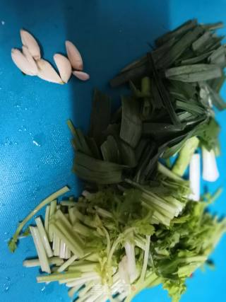 Stir-fried Celery with Shredded Radish recipe