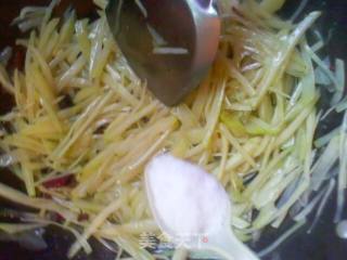 Simple But Memorable Dish-vegetable Fried Potato Shreds recipe
