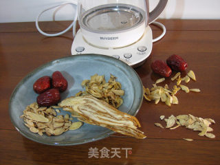 Nourishing Qi and Blood Nourishing Red Jujube and Lily Guiqi Decoction recipe