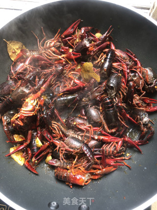 Braised Crayfish with Beer recipe