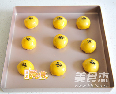 Low Oil Version of Egg Yolk Crisp recipe