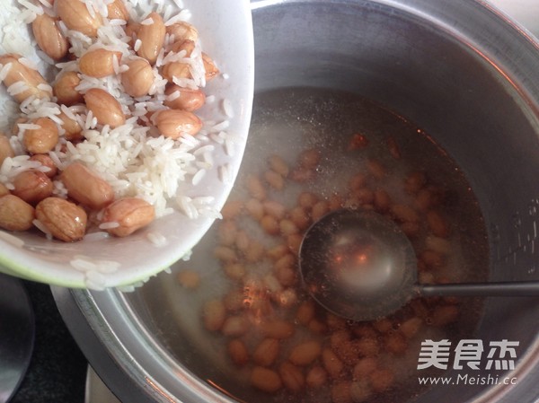 Cantonese Style Bonito Peanut Porridge recipe