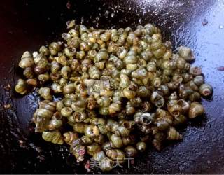 Stir-fried Escargot with Garlic Chili Sauce recipe