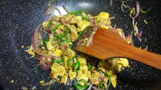 Scrambled Eggs with Onions recipe