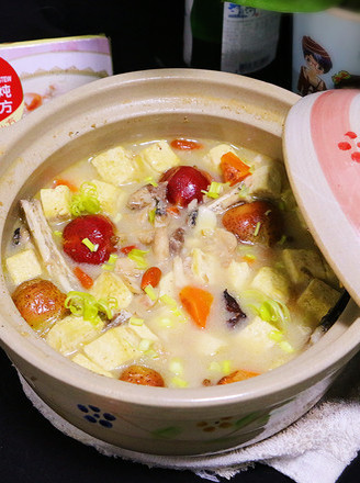 Milk Stewed Fat Head Fish Tofu Soup