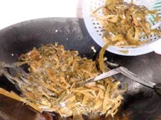 Iodine-filled Kelp and Green Pepper Shredded Pork recipe