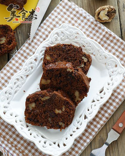 Brown Sugar Walnut Date Cake recipe