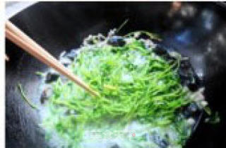 The Heat-clearing Fire-fighting Dish for Mothers to Lower The Fire ---- Pea Sprouts in Soup recipe