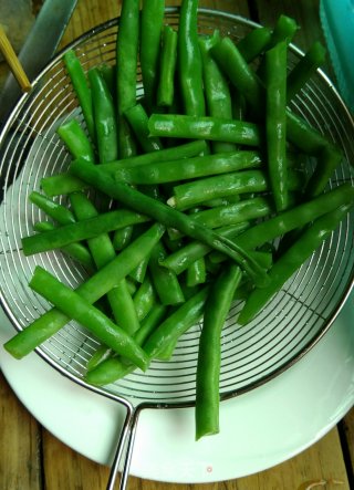 Stir-fried String Beans with Chili Pepper recipe