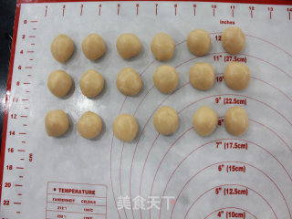 Classic Cantonese Bean Paste Mooncake recipe