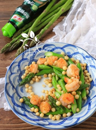 Stir-fried Chicken Head Rice with Shrimp and Asparagus recipe