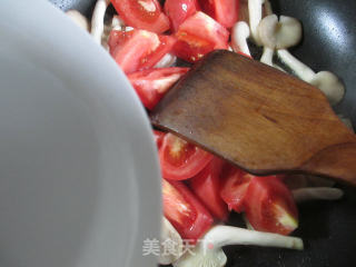 Stir-fried Tomato with Xiuzhen Mushroom recipe