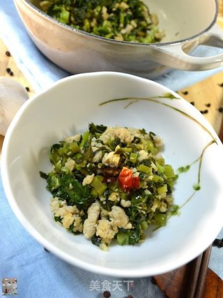 Griddle with Minced Pork and White Radish Leaves recipe