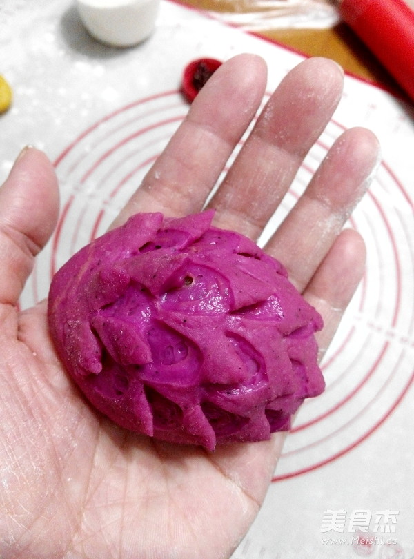 Pitaya Hedgehog Buns recipe