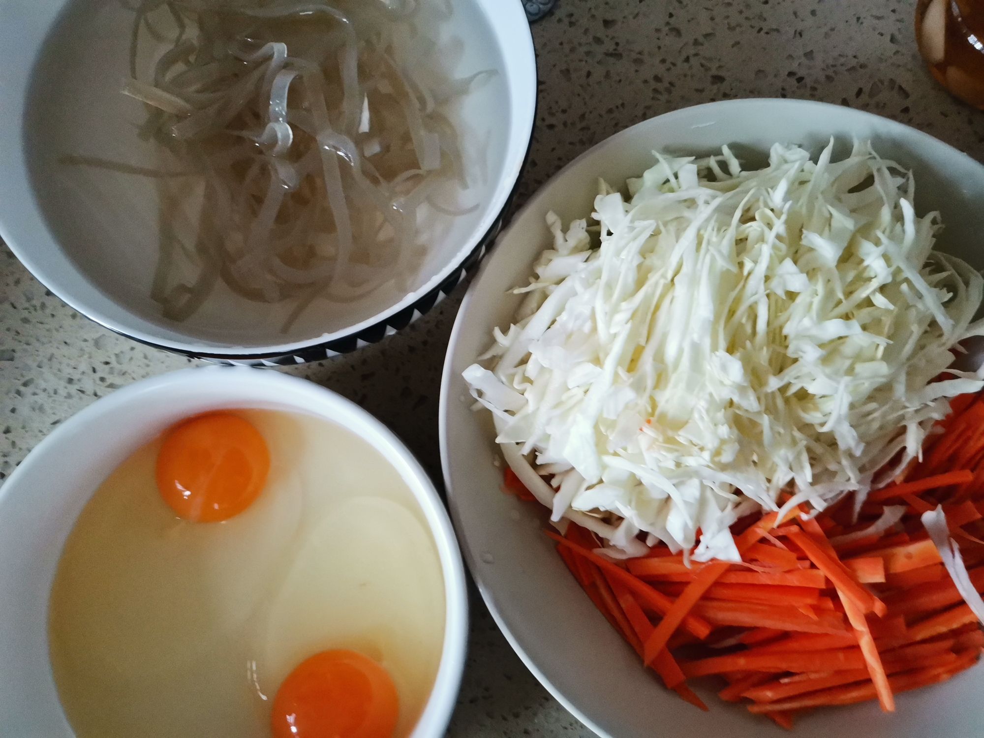 Scrambled Eggs with Cabbage and Vermicelli recipe