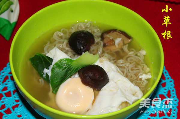 Mushrooms, Rape, Pea Noodles recipe