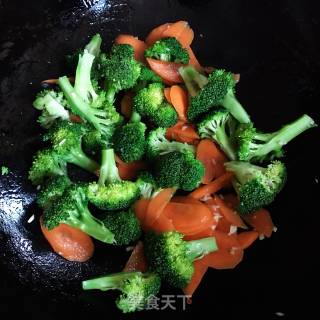 Stir-fried Carrots with Broccoli recipe