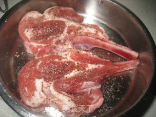 Lamb Chops with Black Pepper recipe