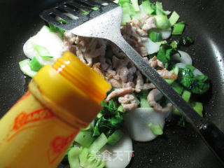 Stir-fried Rice Cake with Lean Pork and Vegetables recipe