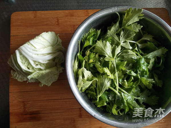 Chilled Celery and Cabbage Leaves recipe