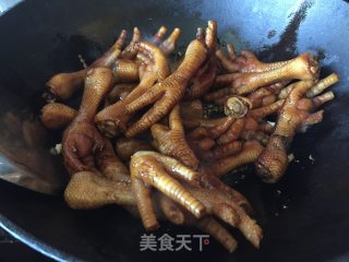 Braised Chicken Feet with Pepper Oil recipe