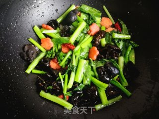 Stir Fried Fungus with Vegetable Core recipe