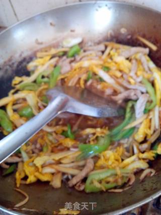 Stir-fried Noodles with Cabbage and Pork recipe